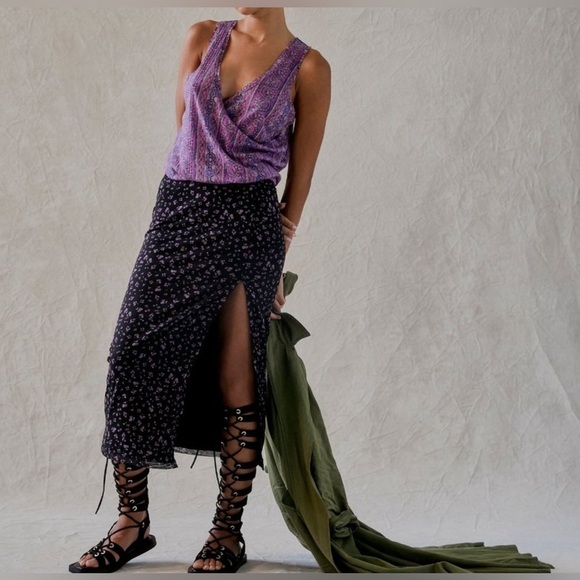 NEW  We the Free People Your Twisted Tee Tank Purple Floral Bloom Size XS NWT - Picture 2 of 6